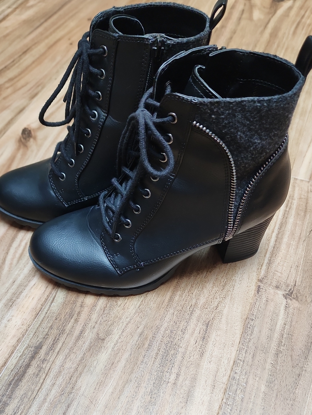 Kelly & Katie Black Lace-Up Ankle Boots With Felt Collat